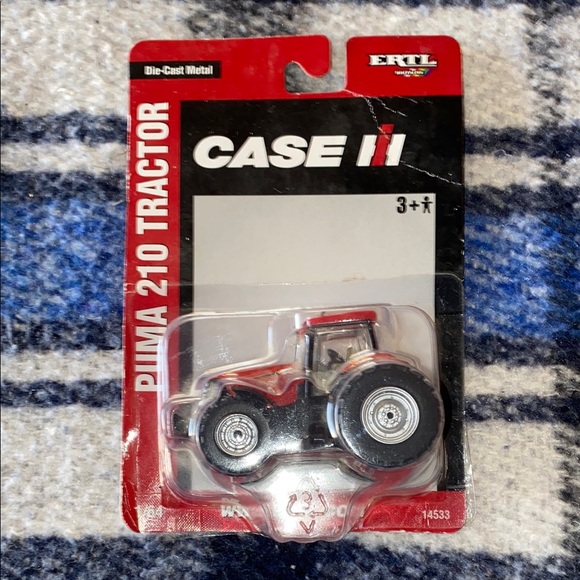 ERTL Case Puma 210 Tractor. 1/64 scale. Sealed. - Picture 1 of 7
